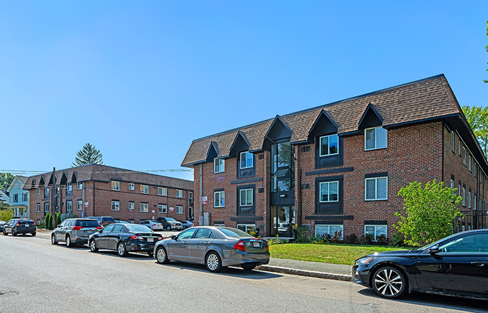 Kelleher and Pentore of Horvath & Tremblay sell Arlington Commons
